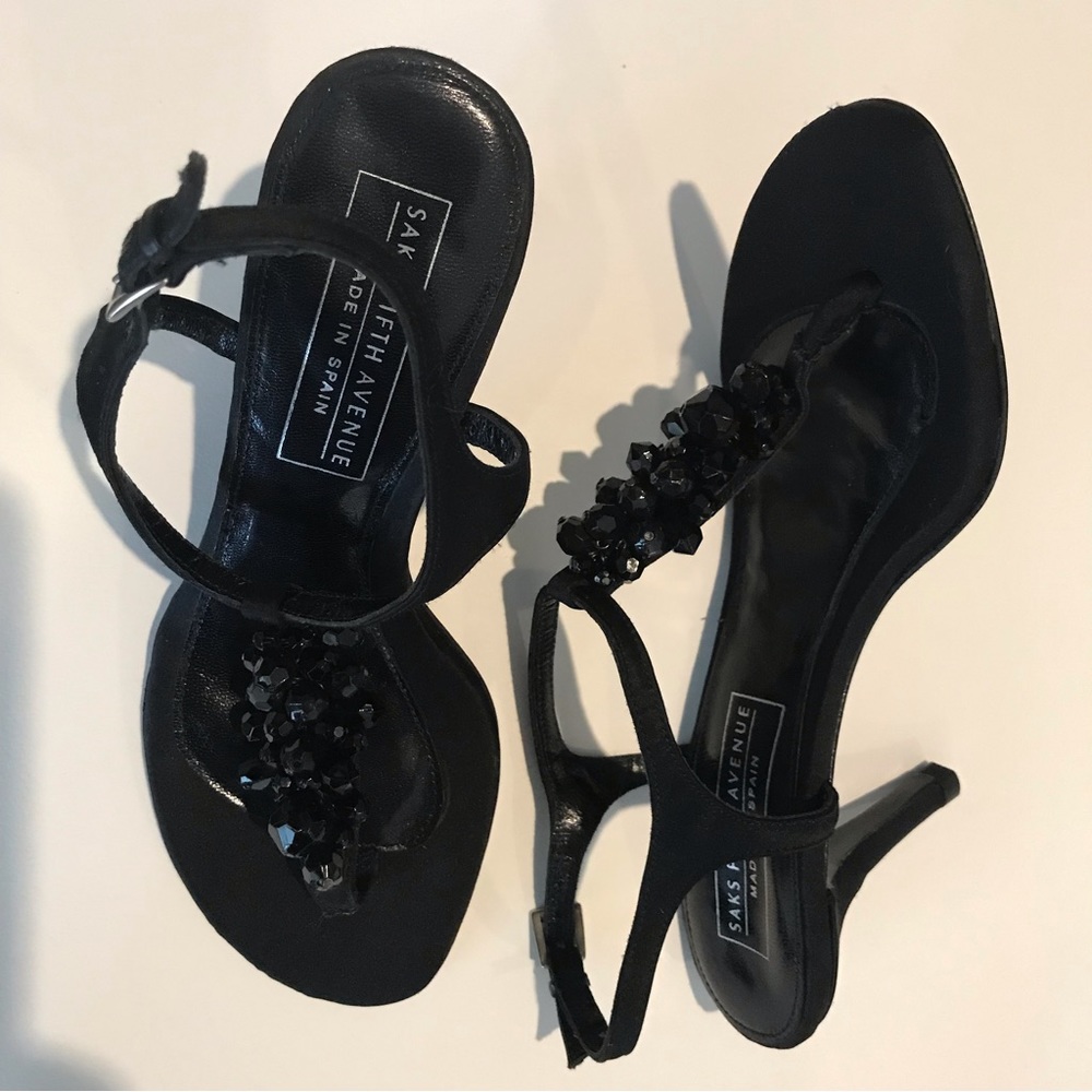 NWOT Saks Fifth Avenue Black Beaded Leather Sandals. Size 5M
